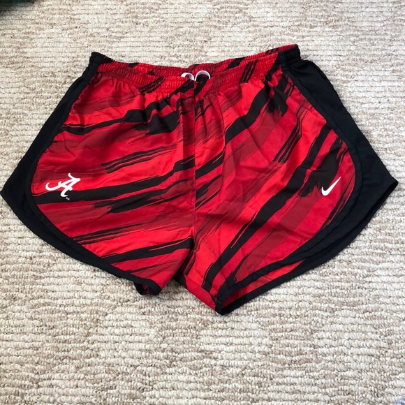 Nike Pants - Nike dri-fit tempo running short